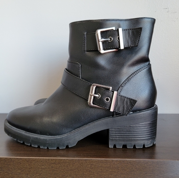 Universal Thread chunky black buckled booties 9 - Picture 1 of 8